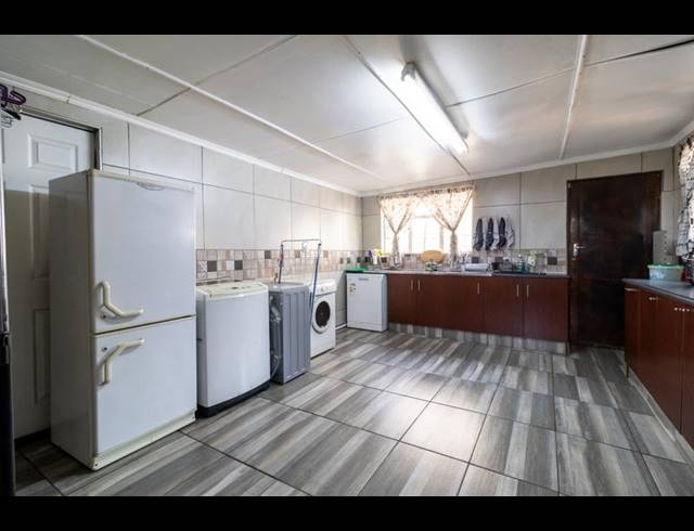 3 BEDROOM HOUSE FOR SALE IN MAYBERRY PARK